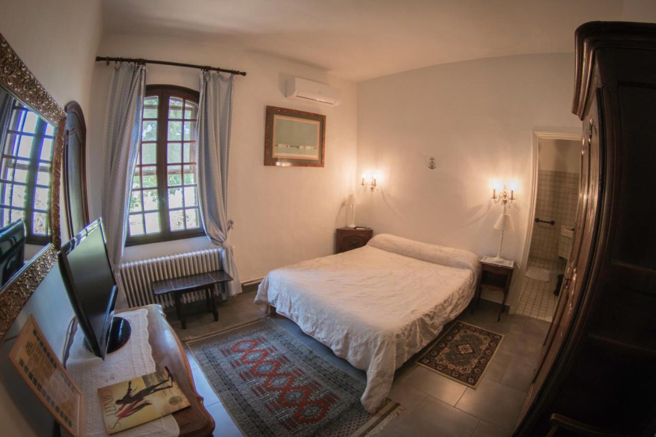 Hotel Lou Mas Dou Juge Saintes-Maries-de-La-Mer Exterior foto
